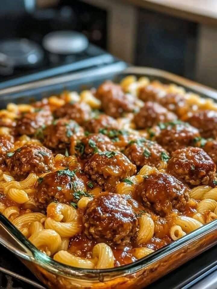 Meatballs and Pasta Bake: A Comforting Family Favorite 480151679_4073926356222037_8313087186402712352_n