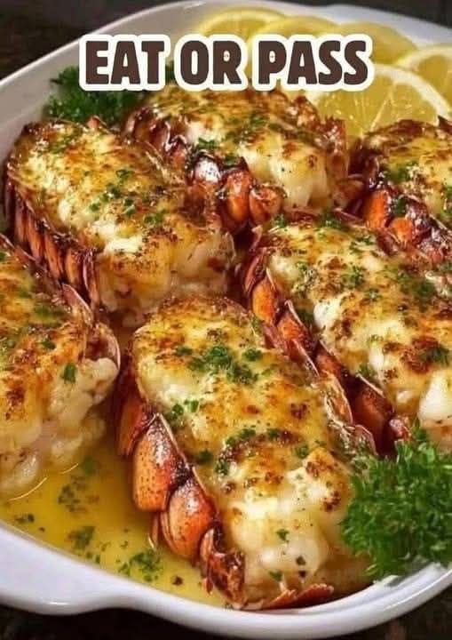 Baked Lobster Tails with Garlic Butter 557117241_1249485383647842_6611276543983410567_n