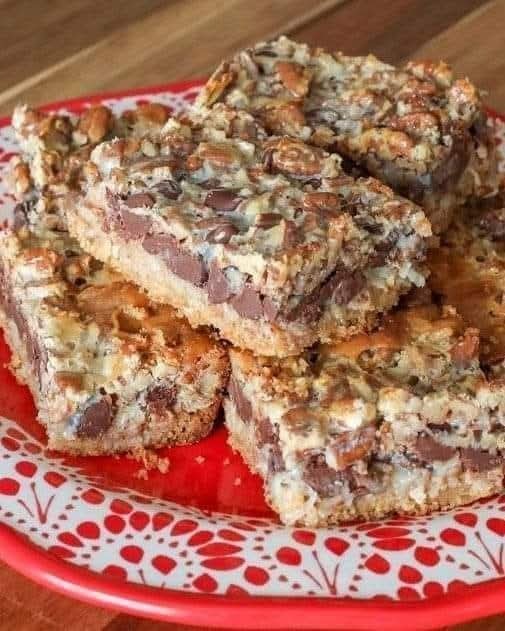 Hello Dolly Bars — The Magic Dessert FB_IMG_1761447191438