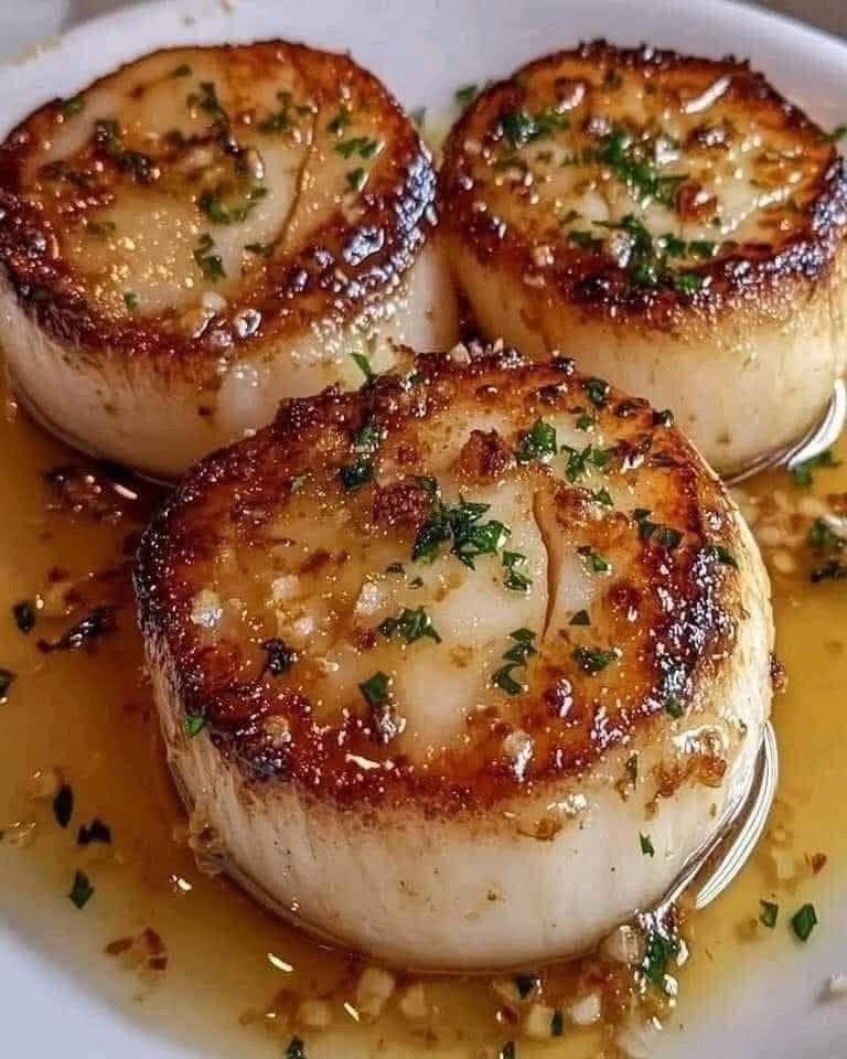 WOULD YOU EAT THIS GARLIC BUTTER BAKED SCALLOPS 597859248_122153324930662272_5240397338909808938_n