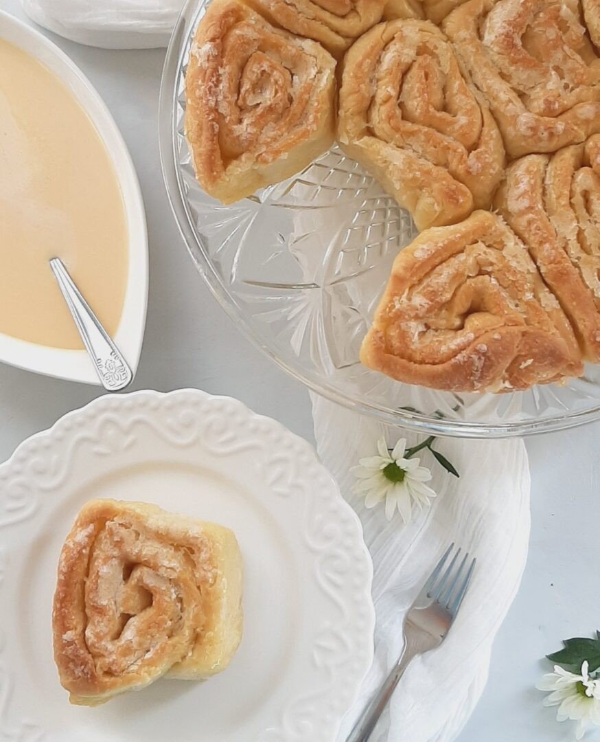 Hungarian-butter-rolls-ferdinand-tekercs-scaled-e1643893302392