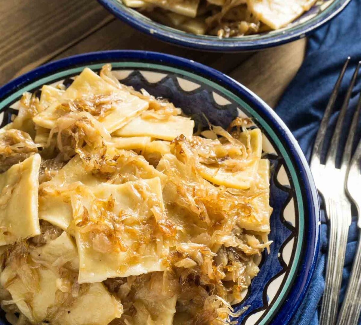Hungarian Cabbage Noodles with Caramelized Cabbage and Onions - Káposztás Tészta 18178d0bbf15bd29784b1944b1cd4913 (1)