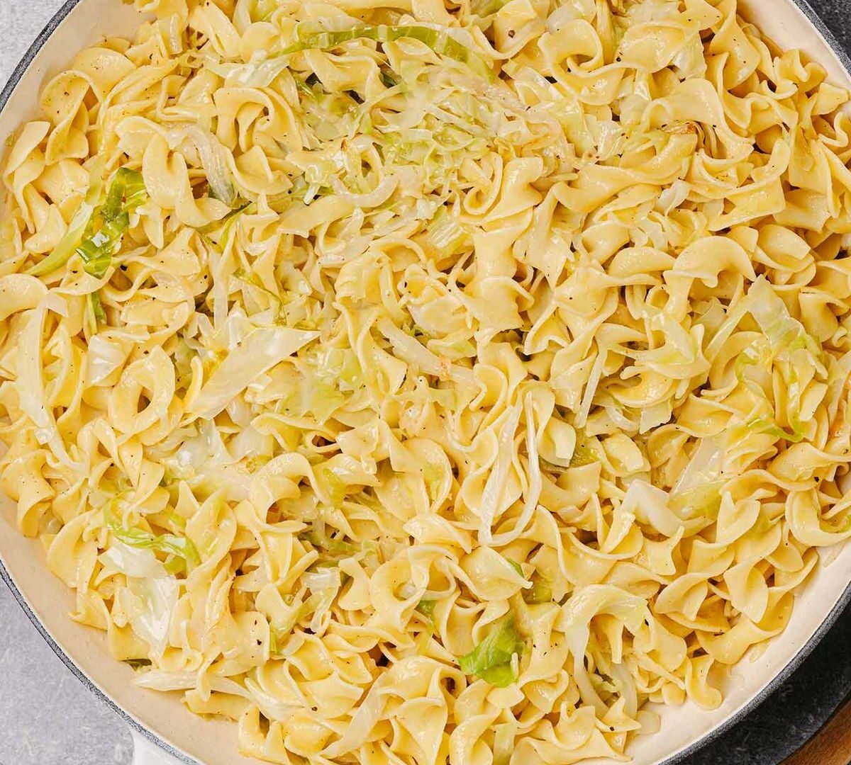 Hungarian Cabbage and Noodles – Káposztás Tészta 4e0c2e2b590da61f4a1220826f377843