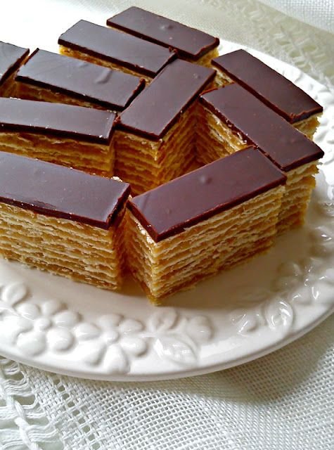 Hungarian Gerbeaud Cake (Zserbó szelet) 🇭🇺🍫 ed31ed0594780e672c5890ff530e9dce