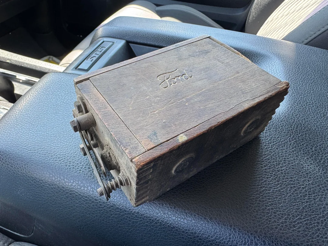 what-is-this-thing-found-in-an-old-building-v0-37d7nvtsndhh1